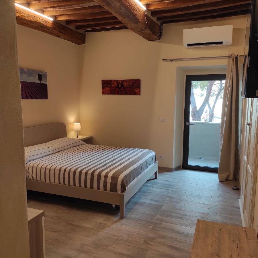 The View - Sunset & Relax - Suite - Appartamenti Vista Lago ปัสซีญาโน ซุล ตราซีเมโน ภายนอก รูปภาพ