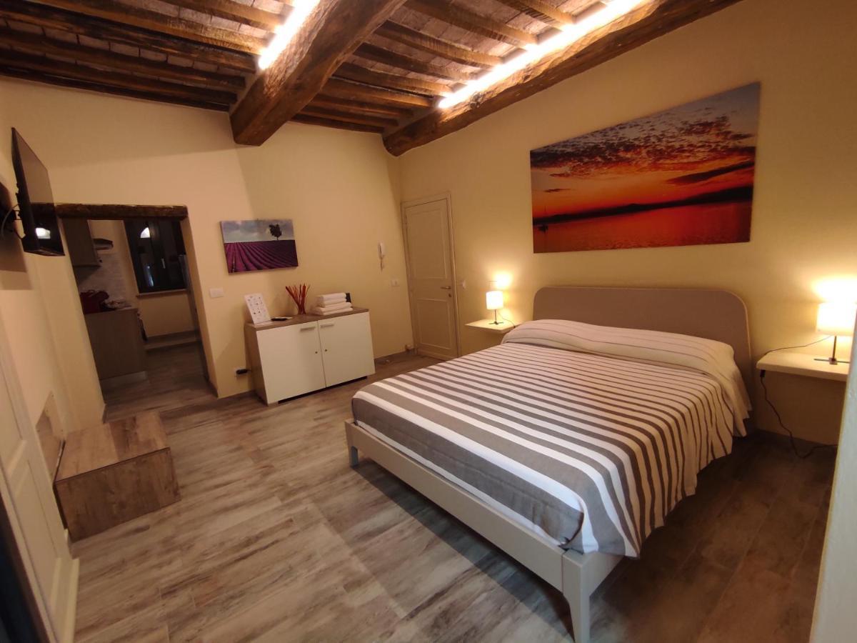The View - Sunset & Relax - Suite - Appartamenti Vista Lago ปัสซีญาโน ซุล ตราซีเมโน ภายนอก รูปภาพ
