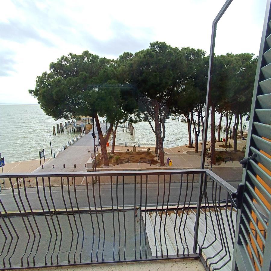 The View - Sunset & Relax - Suite - Appartamenti Vista Lago ปัสซีญาโน ซุล ตราซีเมโน ภายนอก รูปภาพ